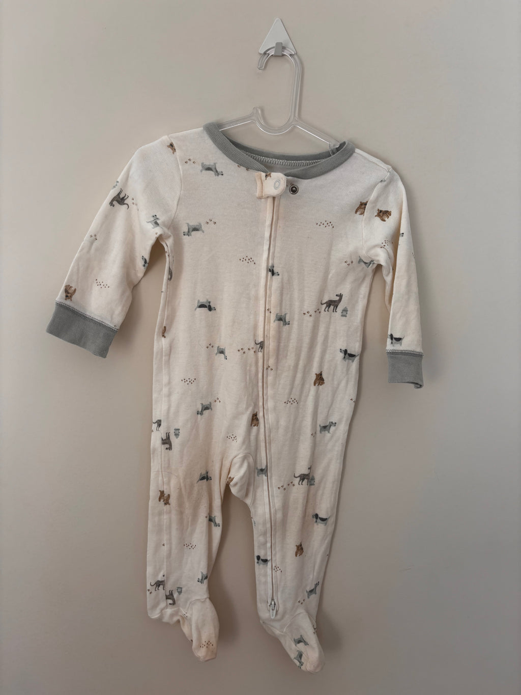 Macacão pijama cachorrinhos off-white - frente