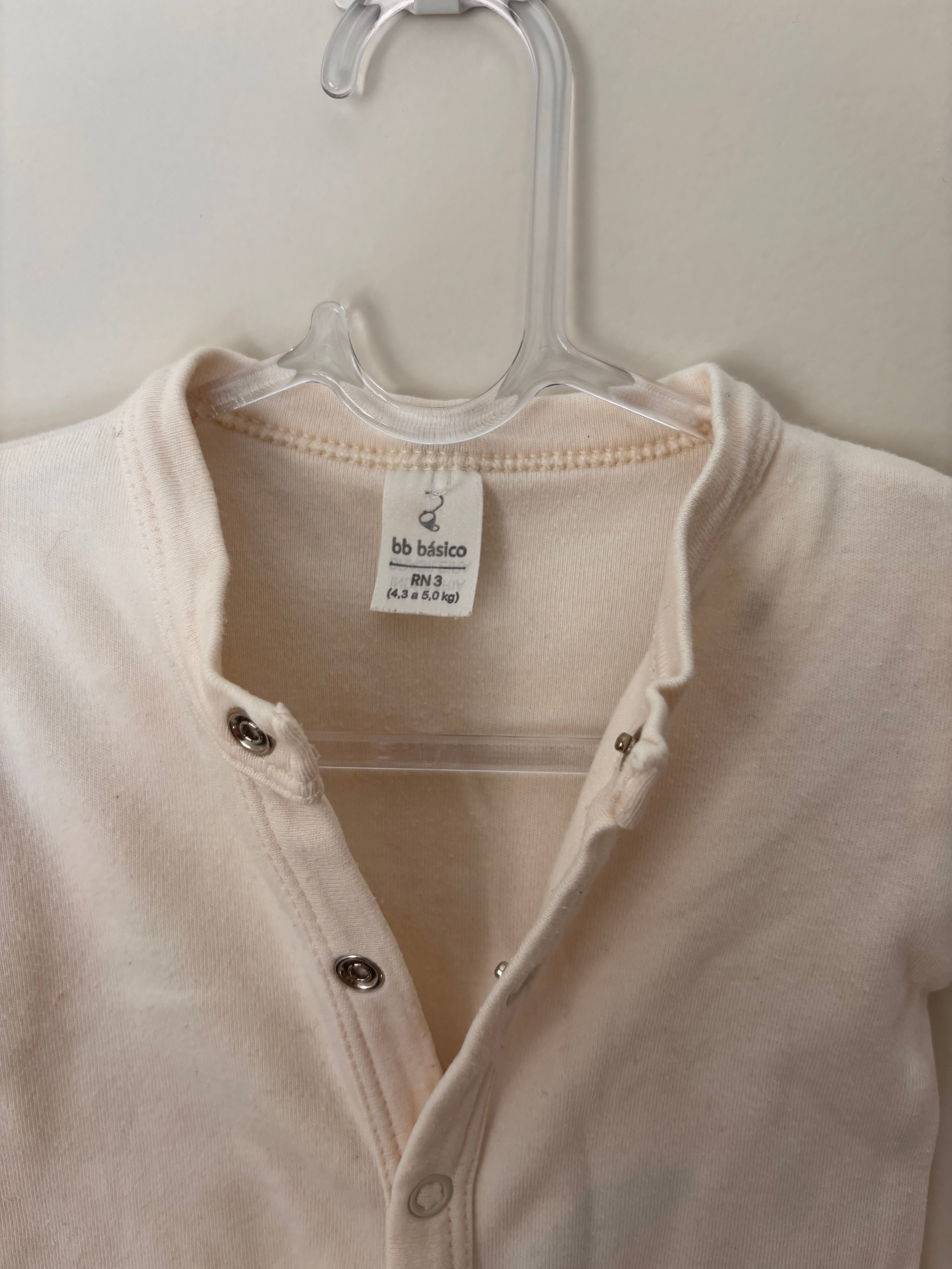 Macacão Pijama Liso – Off-White (Bebê)