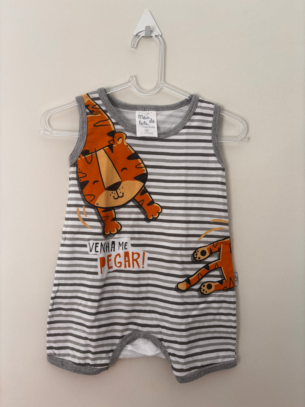 Body Listrado Tigre – Cinza (Bebê)