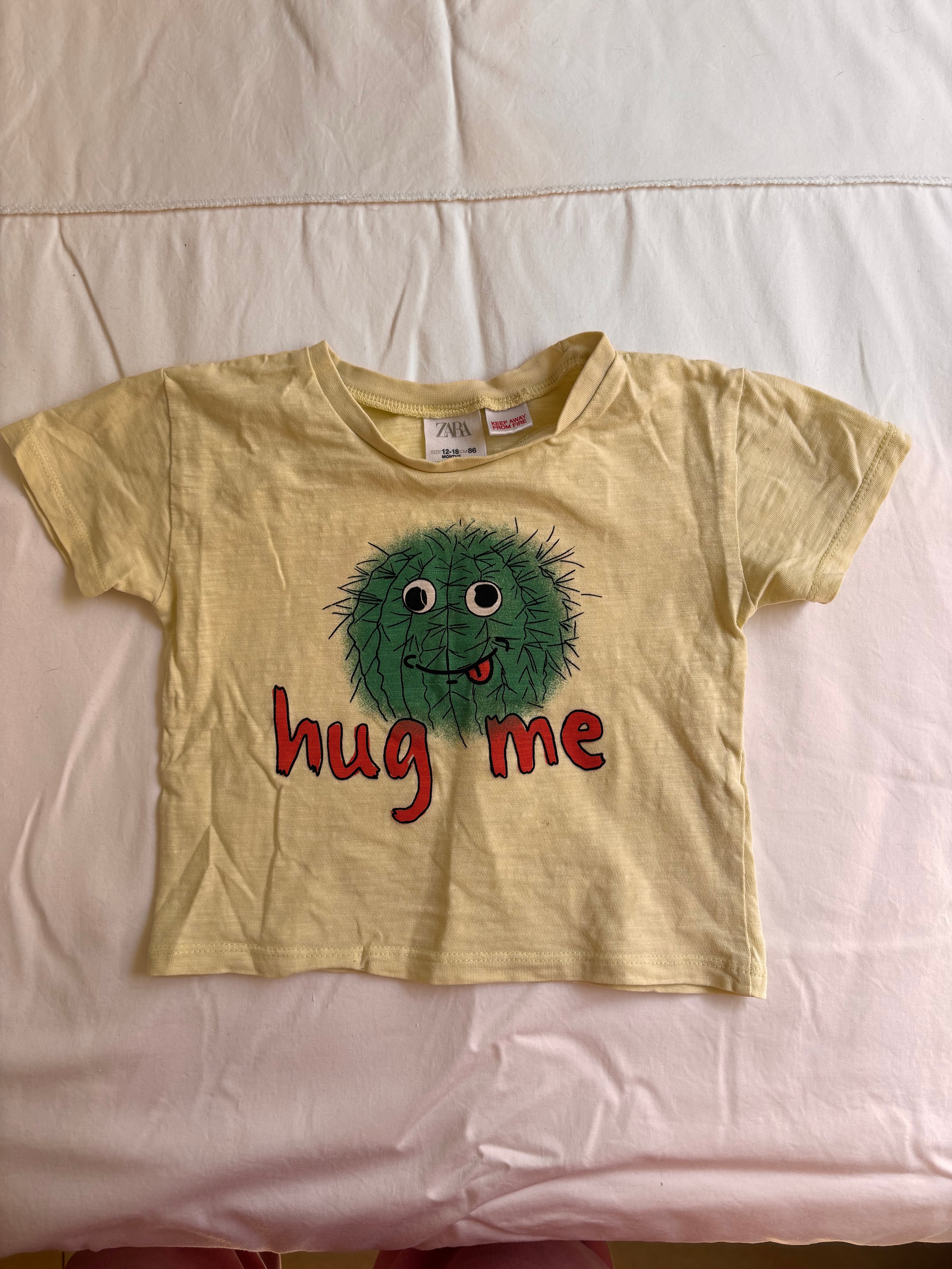 Camiseta "Hug Me" Cacto – Bege (Infantil)