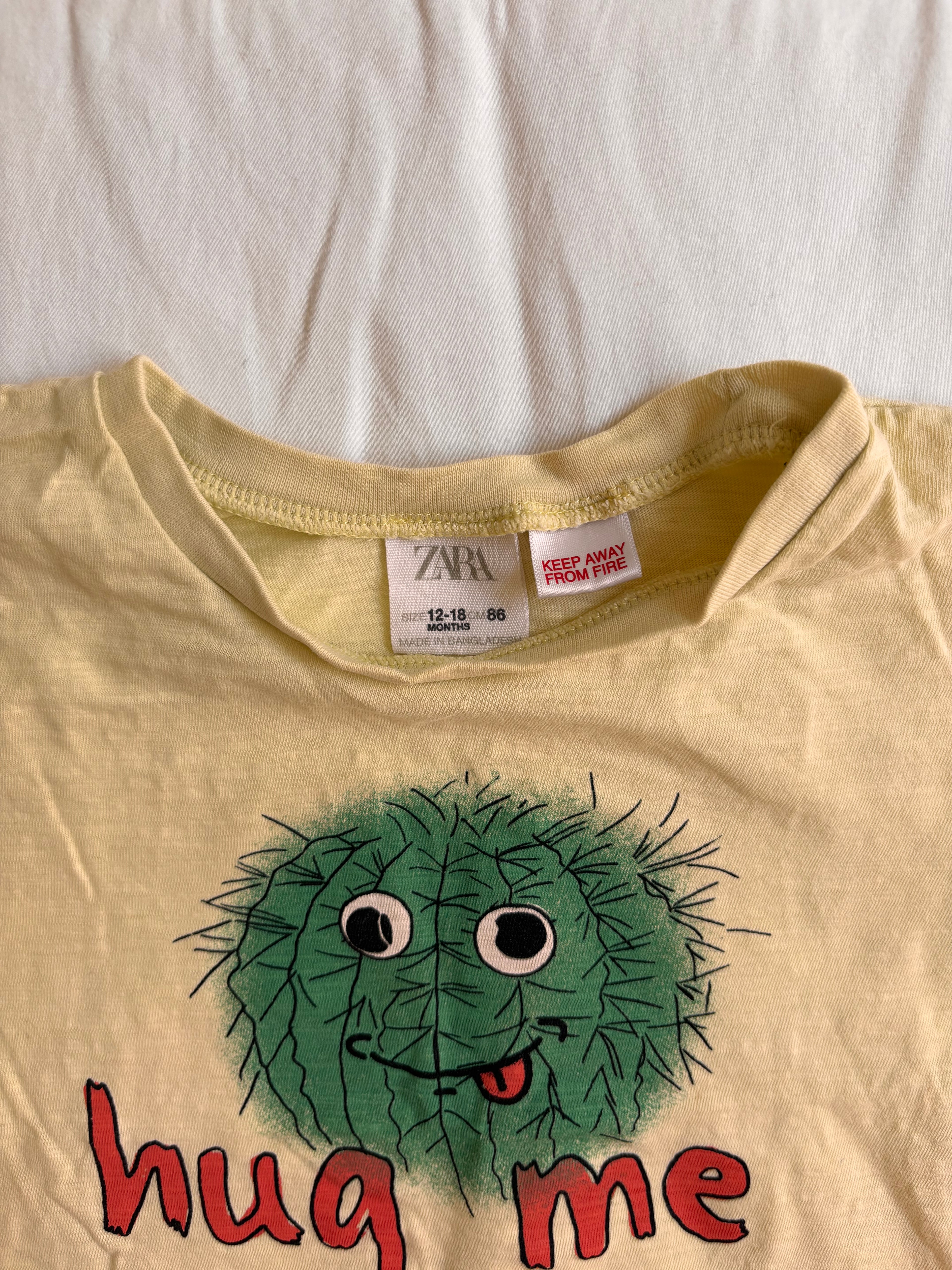 Camiseta "Hug Me" Cacto – Bege (Infantil)