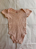 Body Estampa de Florzinhas – Rosa Clarinho (Bebê)