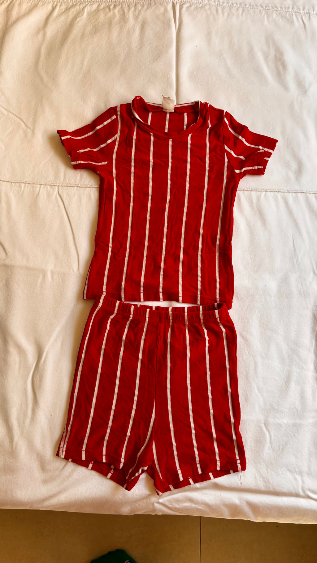 Conjunto Listrado – Vermelho (Infantil) SHEIN