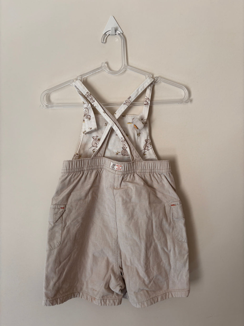 Jardineira Coala – Off-White (Bebê)