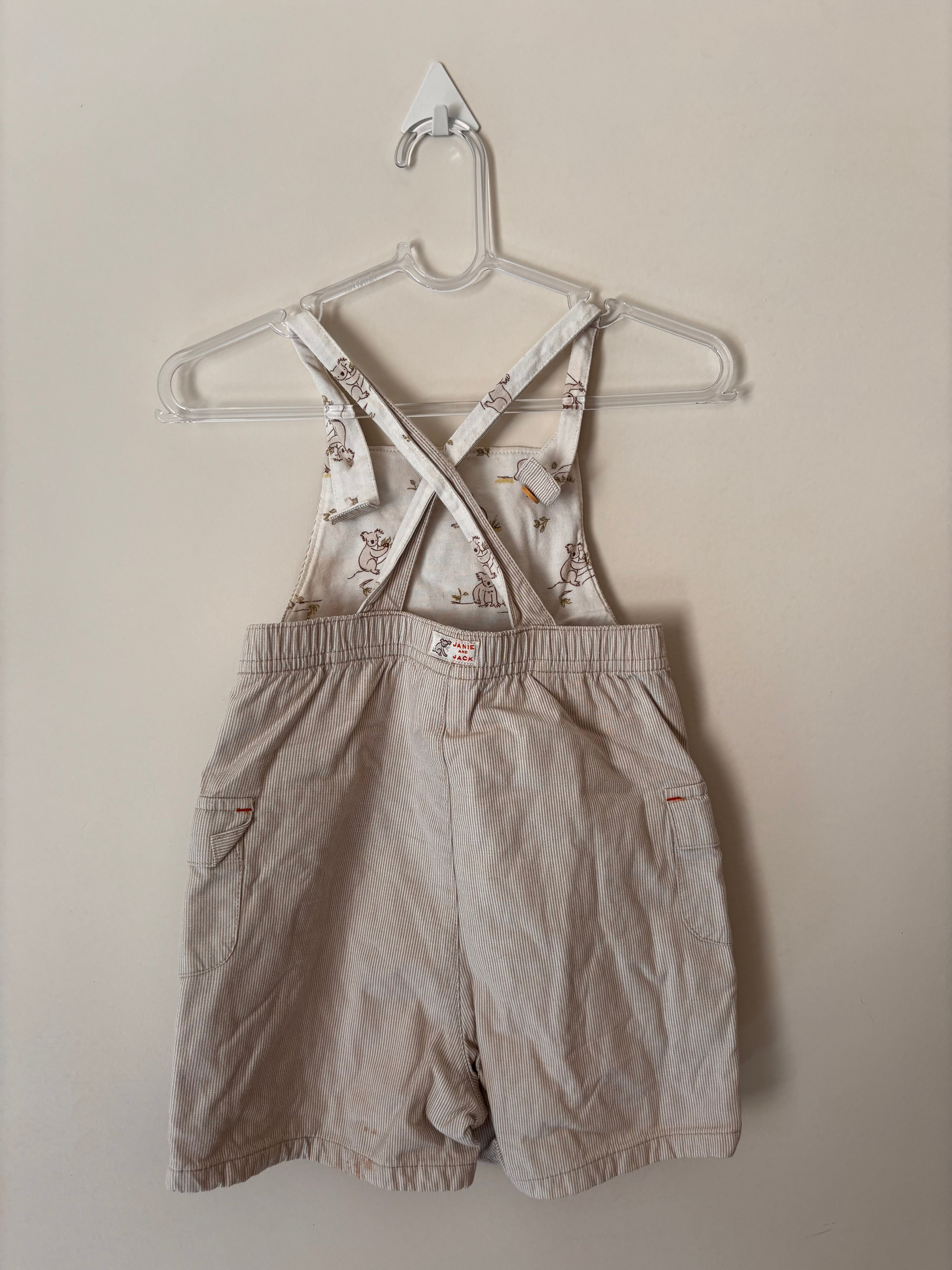 Jardineira Coala – Off-White (Bebê)