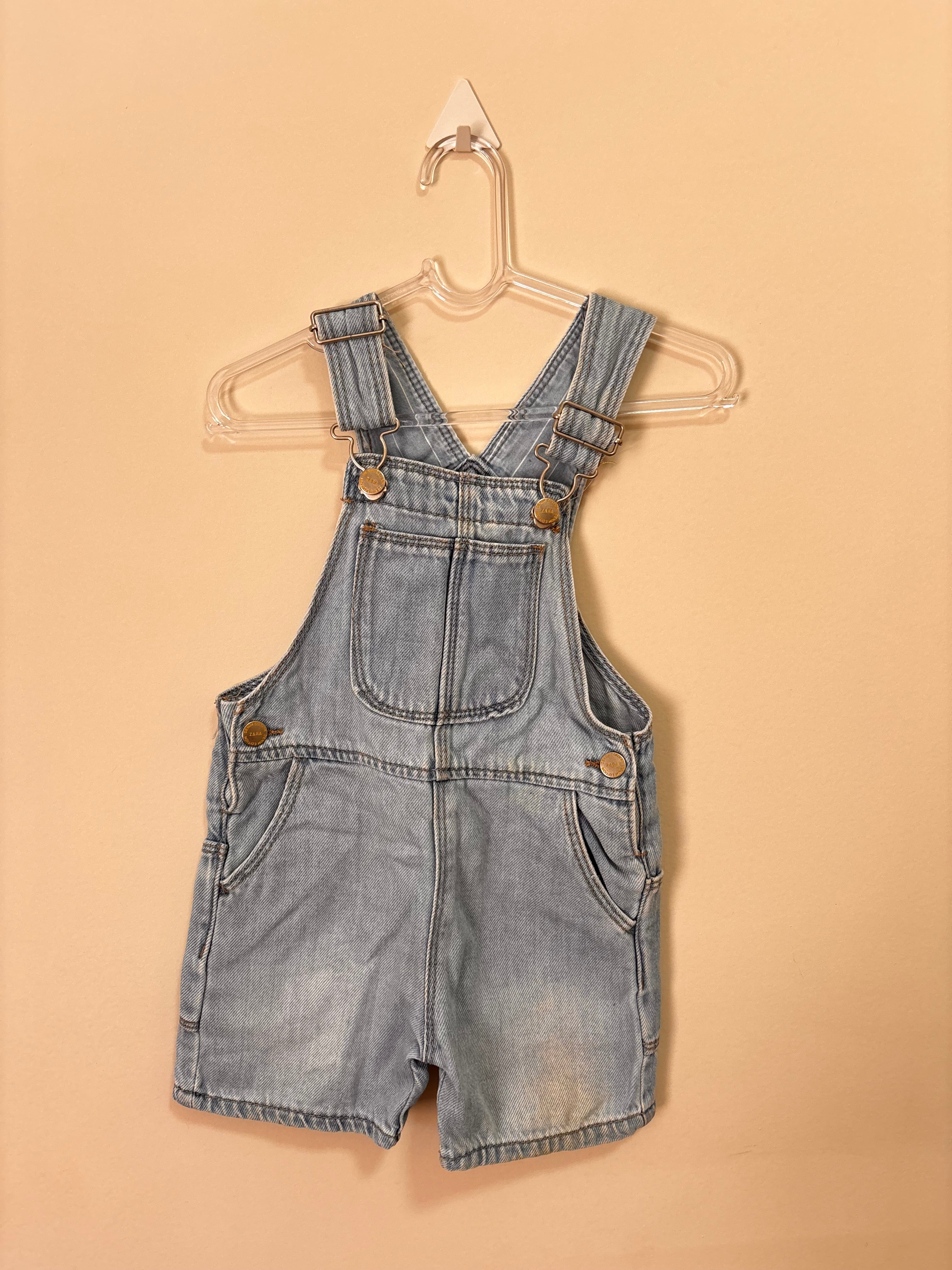 Jardineira Jeans Clara (Bebê)