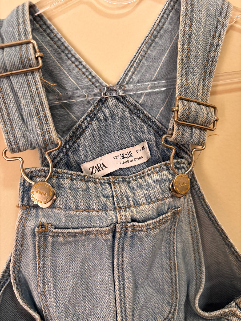 Jardineira Jeans Clara (Bebê)