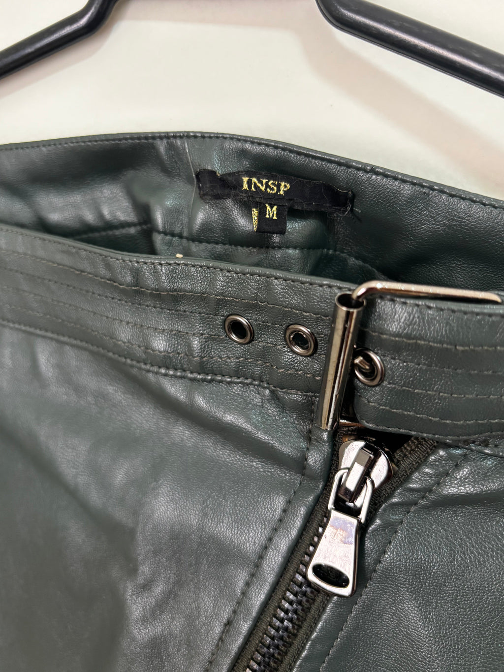 Saia de Couro – Preta (Feminino)