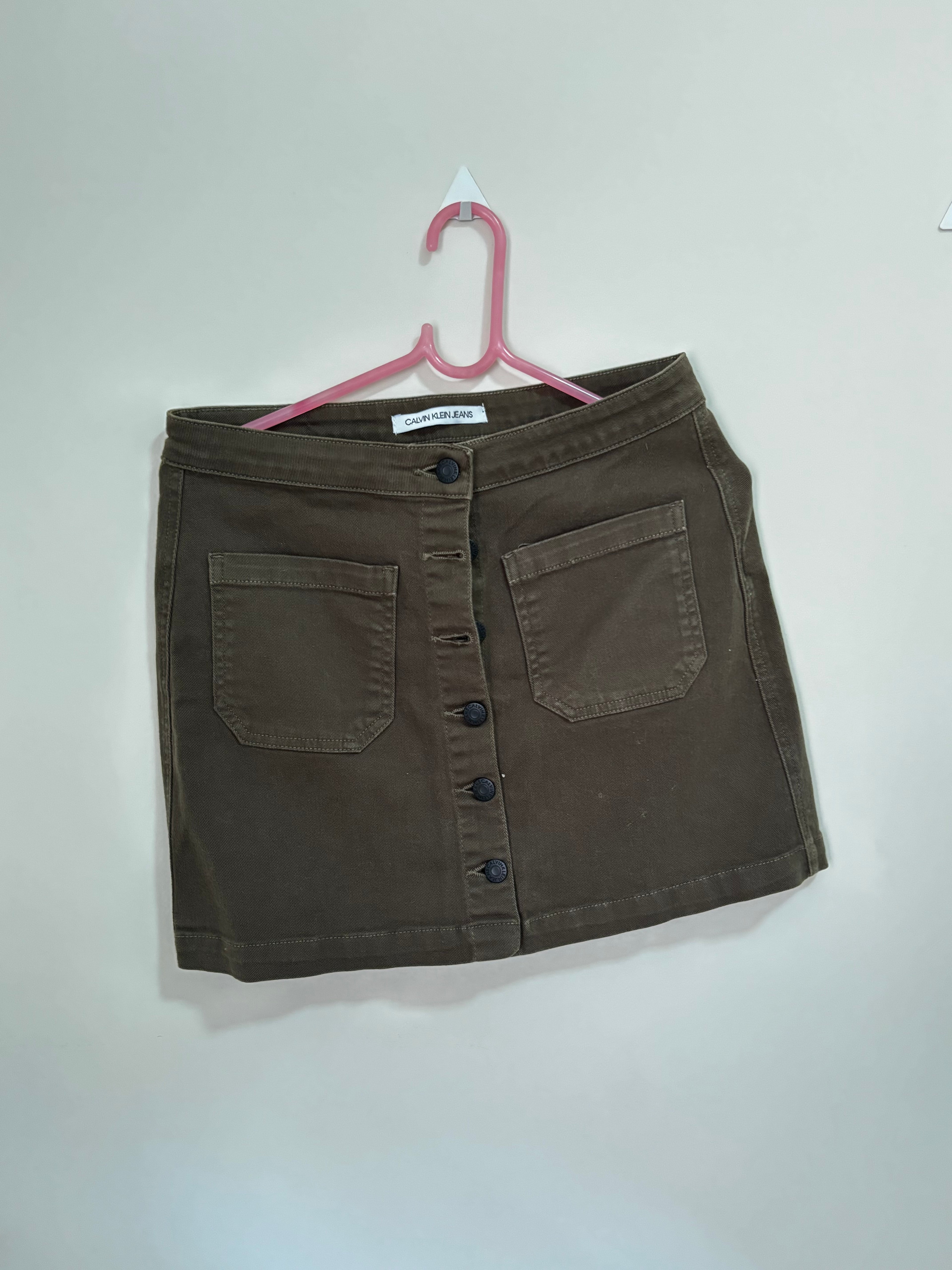 Saia com Botões – Verde Militar (Feminino)