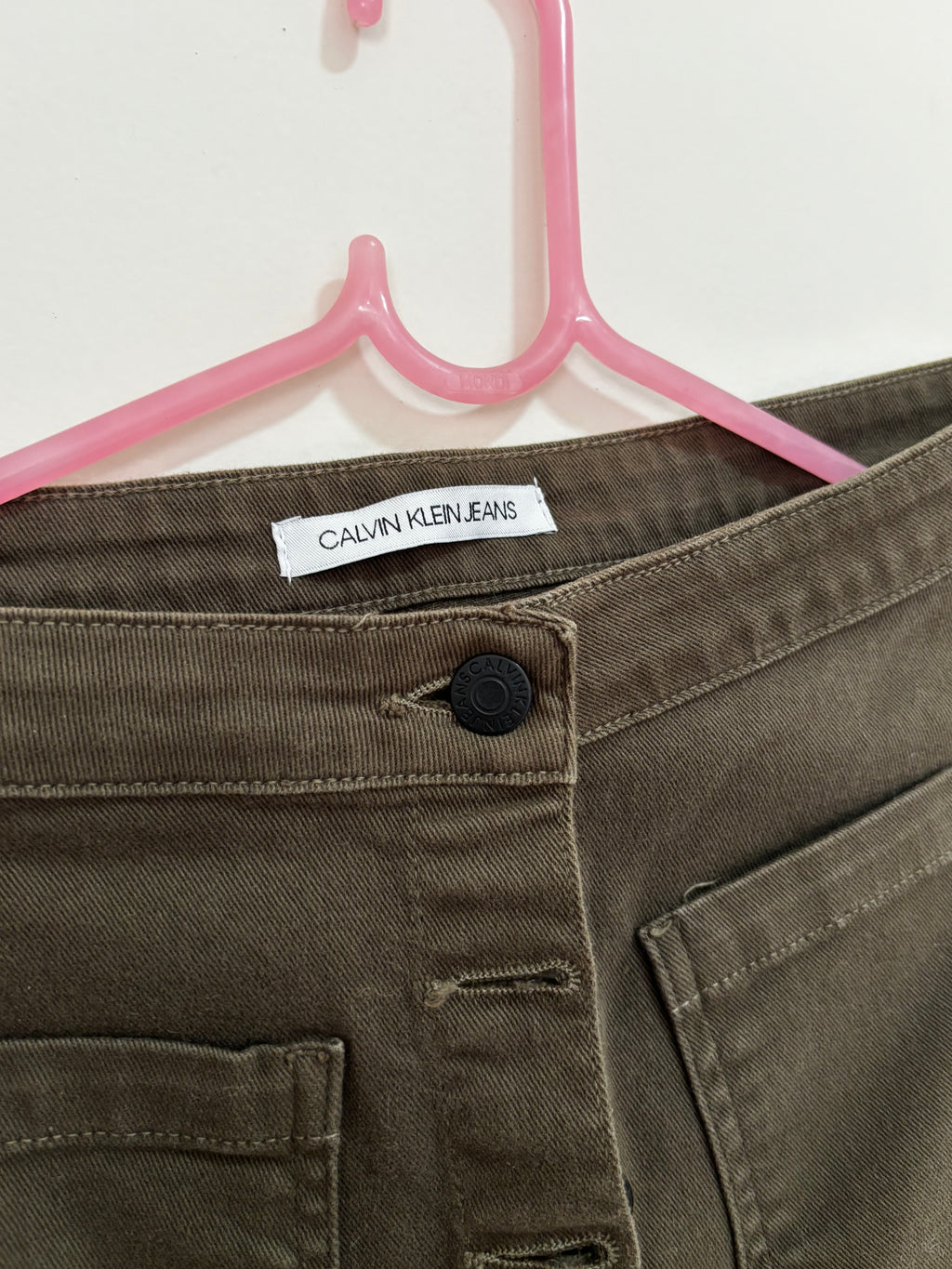 Saia com Botões – Verde Militar (Feminino)
