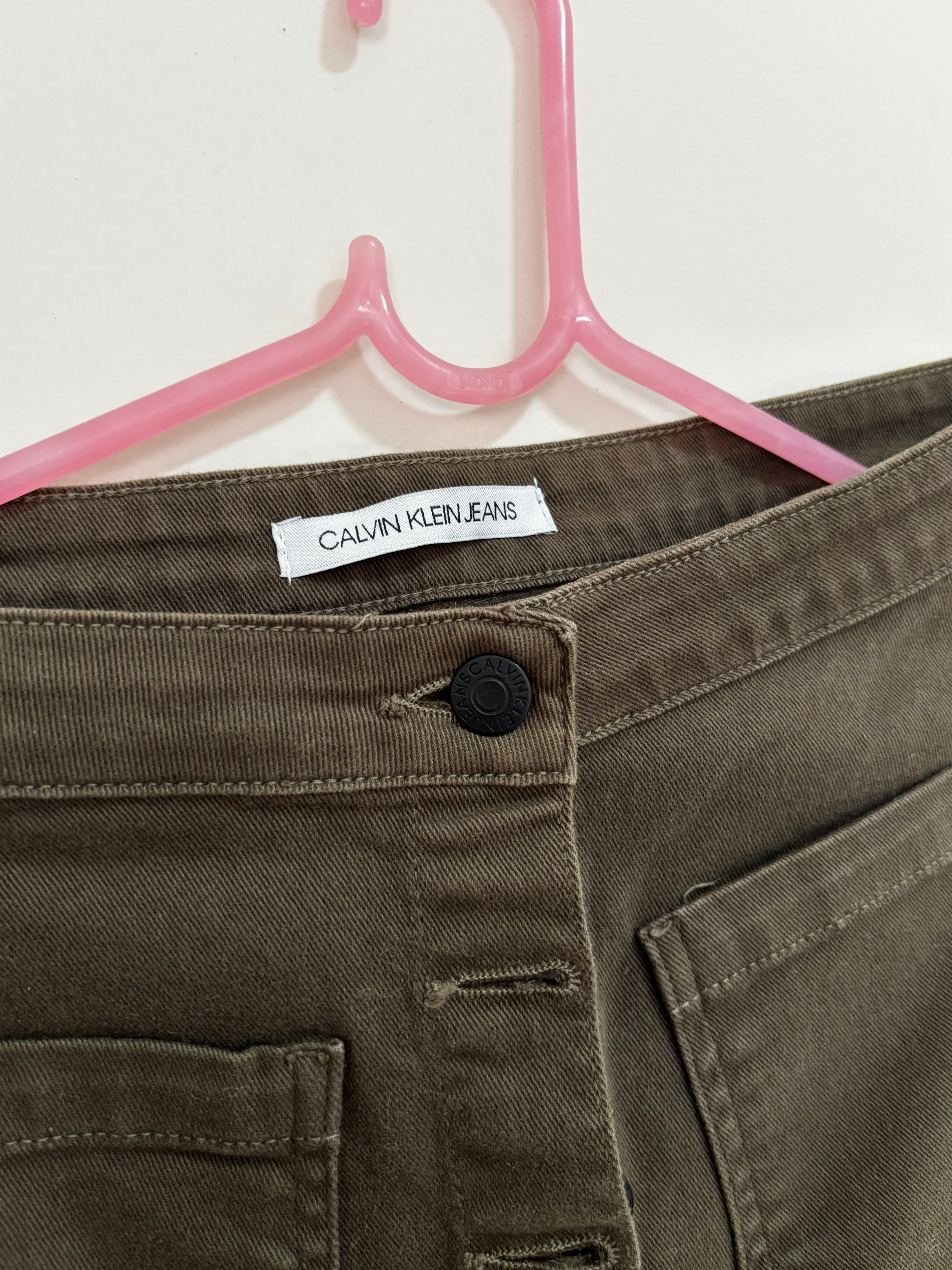 Saia com Botões – Verde Militar (Feminino)