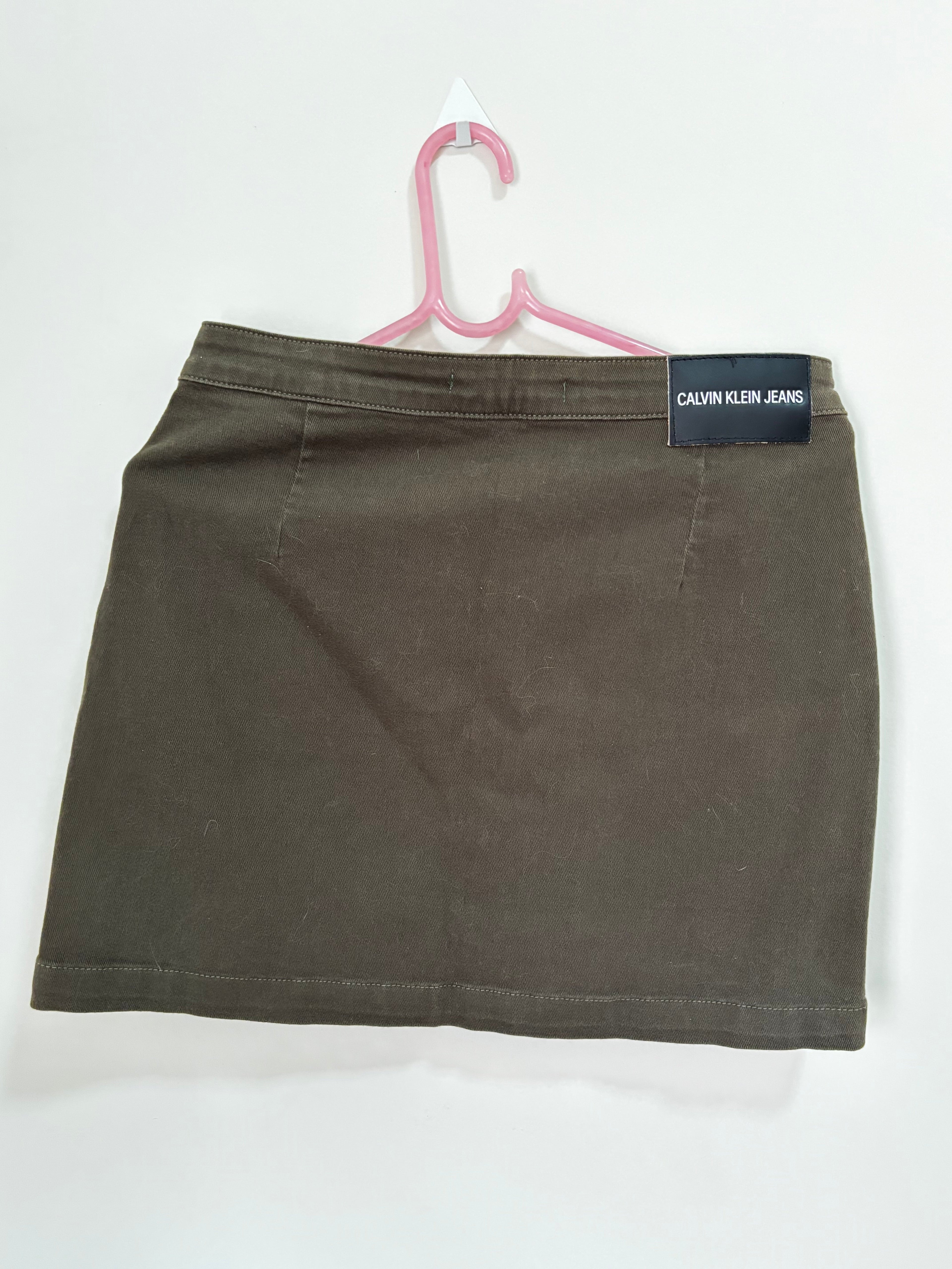 Saia com Botões – Verde Militar (Feminino)
