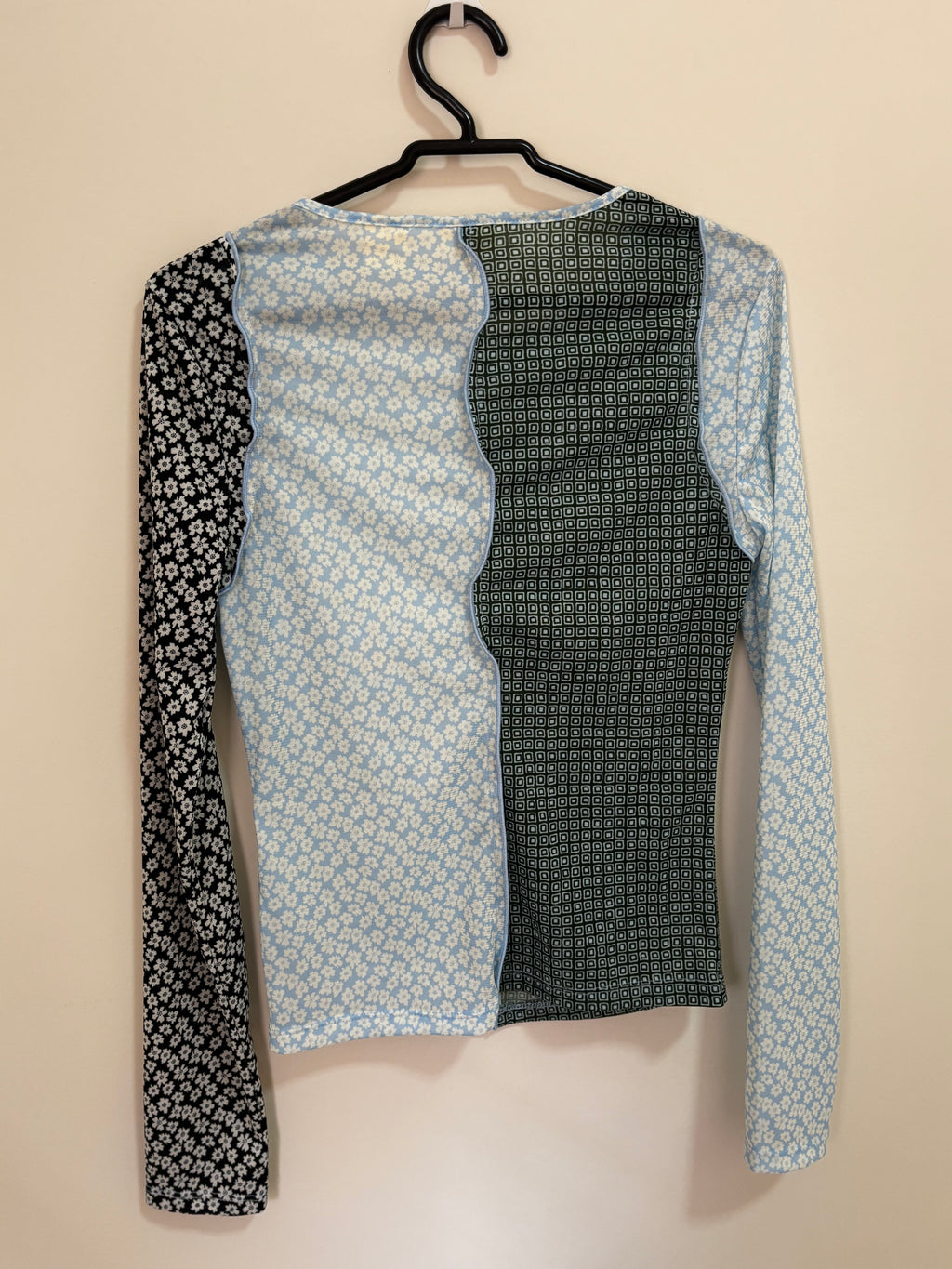 Blusa Manga Longa com Transparência (Feminino)