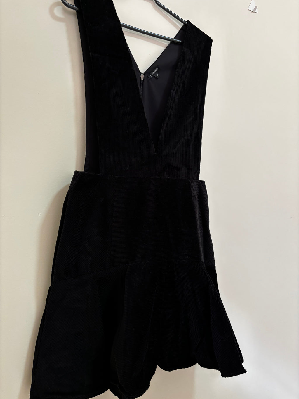 Vestido Curto com Fenda – Preto (Feminino)