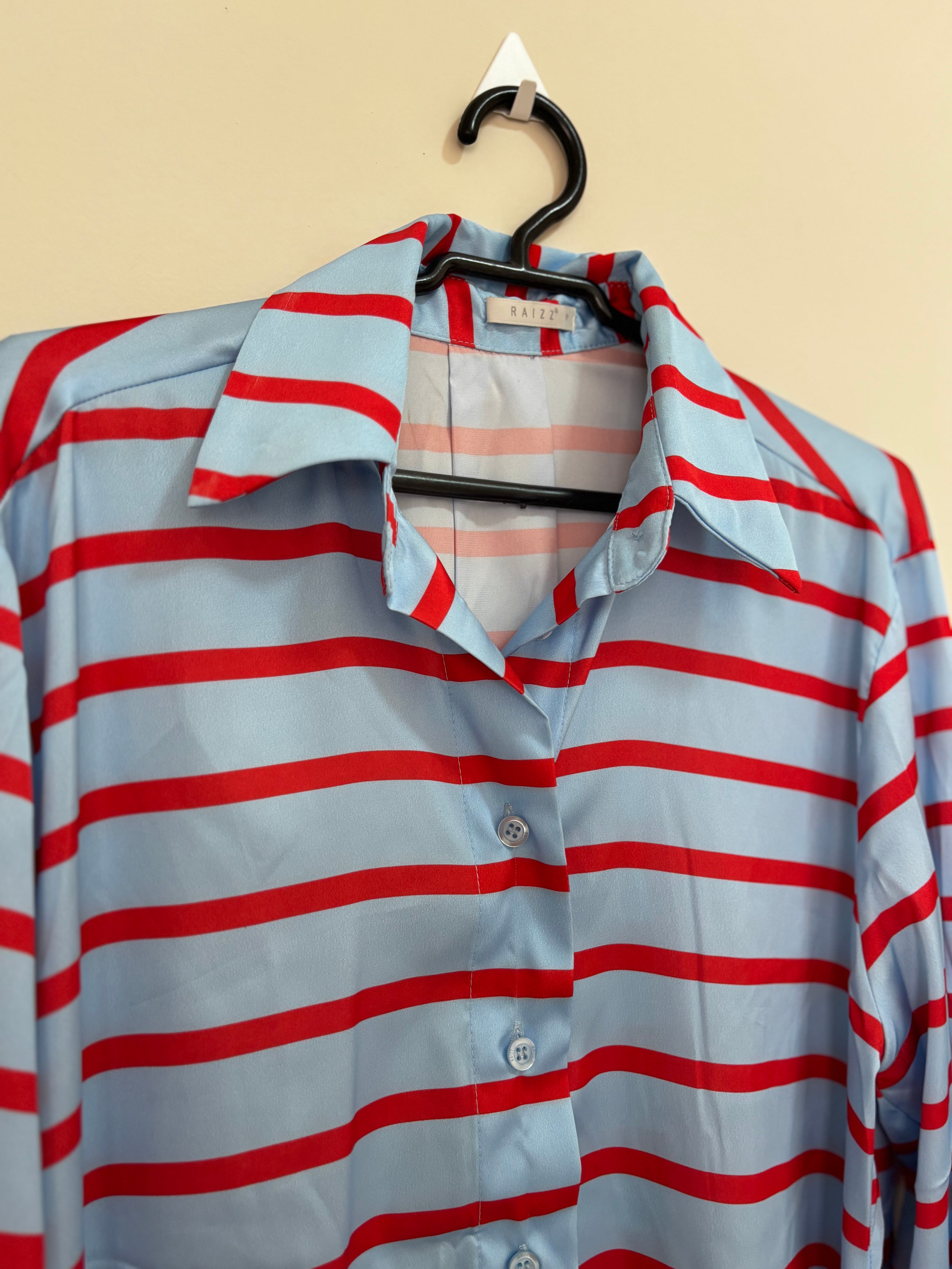 Camisa de Cetim Listrada – Azul e Vermelho (Feminino)