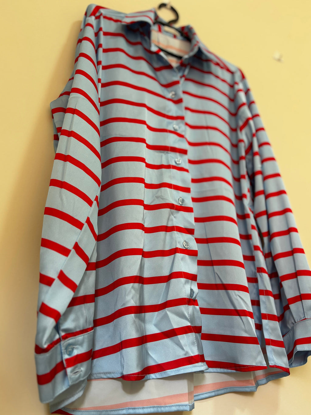 Camisa de Cetim Listrada – Azul e Vermelho (Feminino)