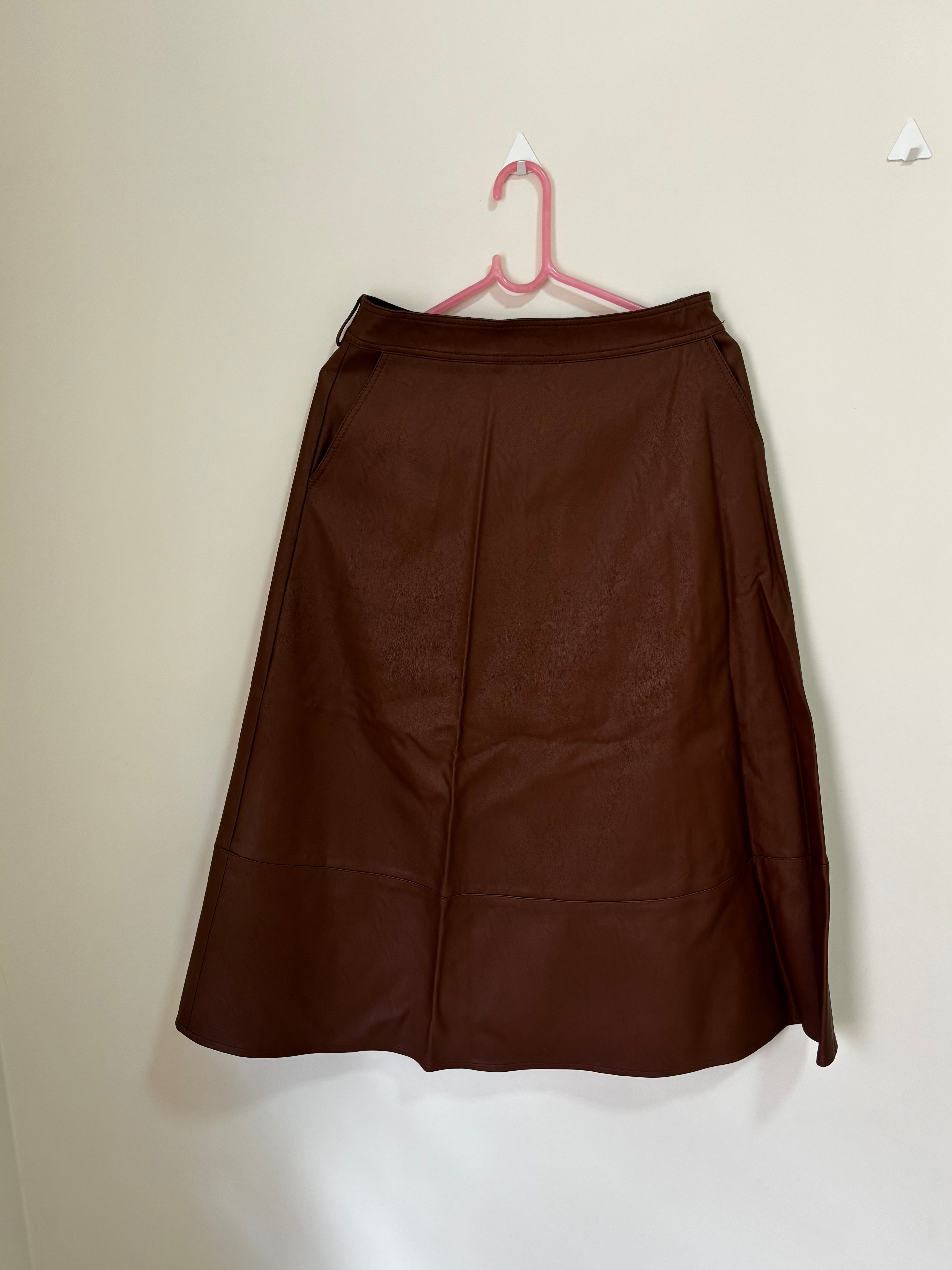 Conjunto Couro Saia + Colete – Marrom (Feminino)