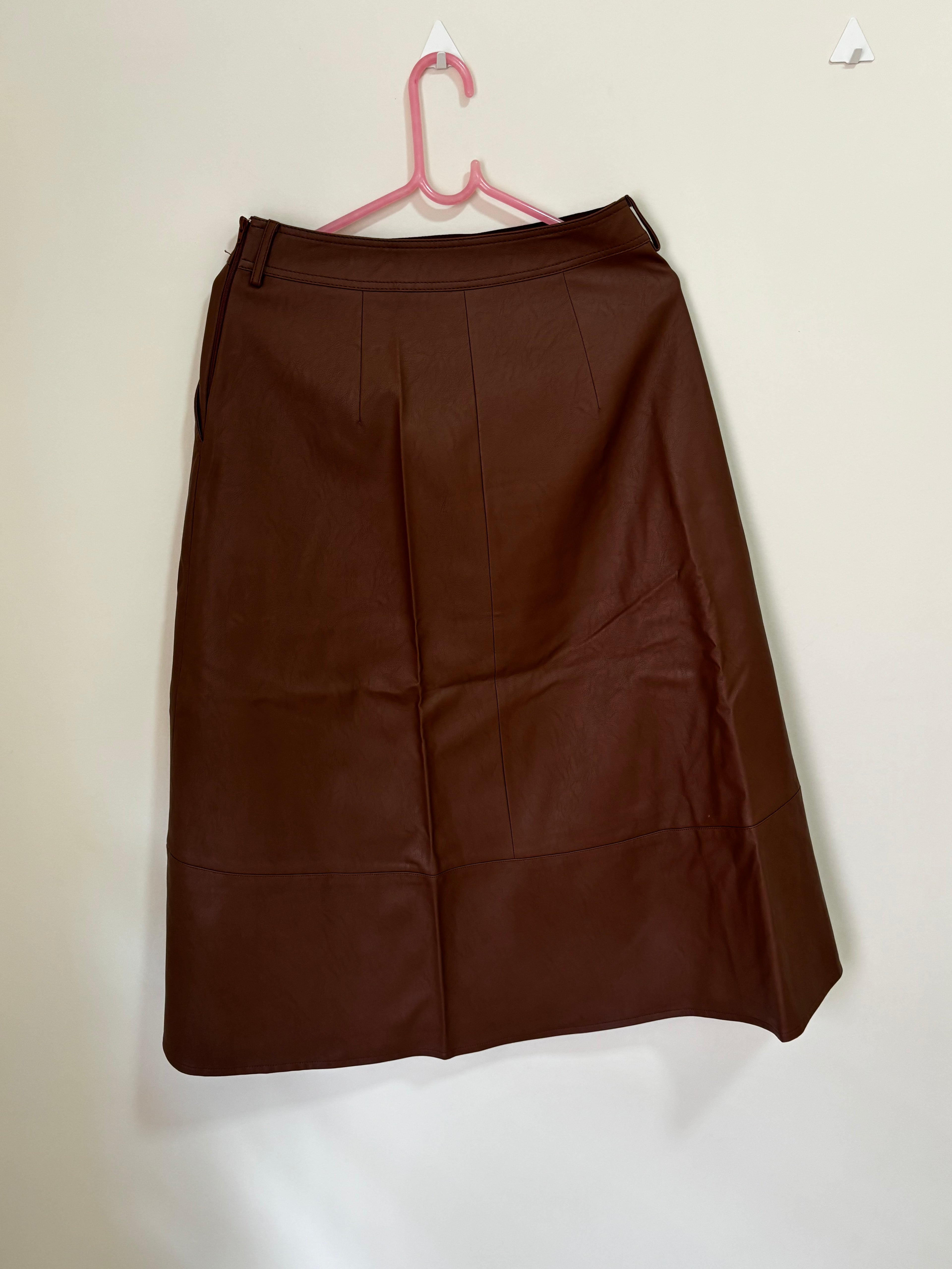 Conjunto Couro Saia + Colete – Marrom (Feminino)