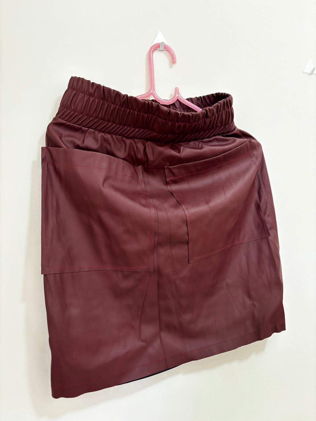 Saia de Courino Rosa Chic – Bordô (Feminino)