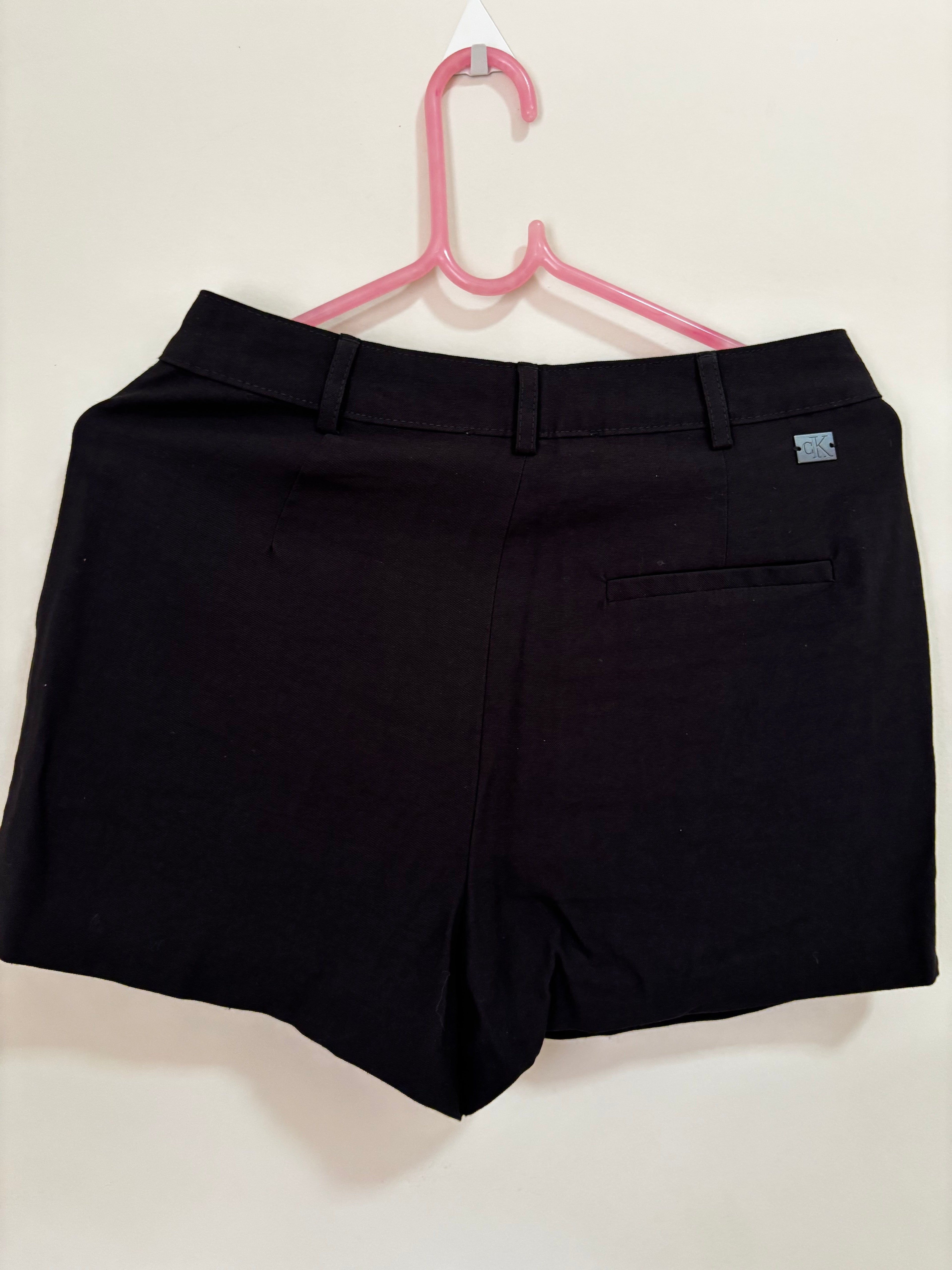 Shorts-saia preto Calvin Klein – costas