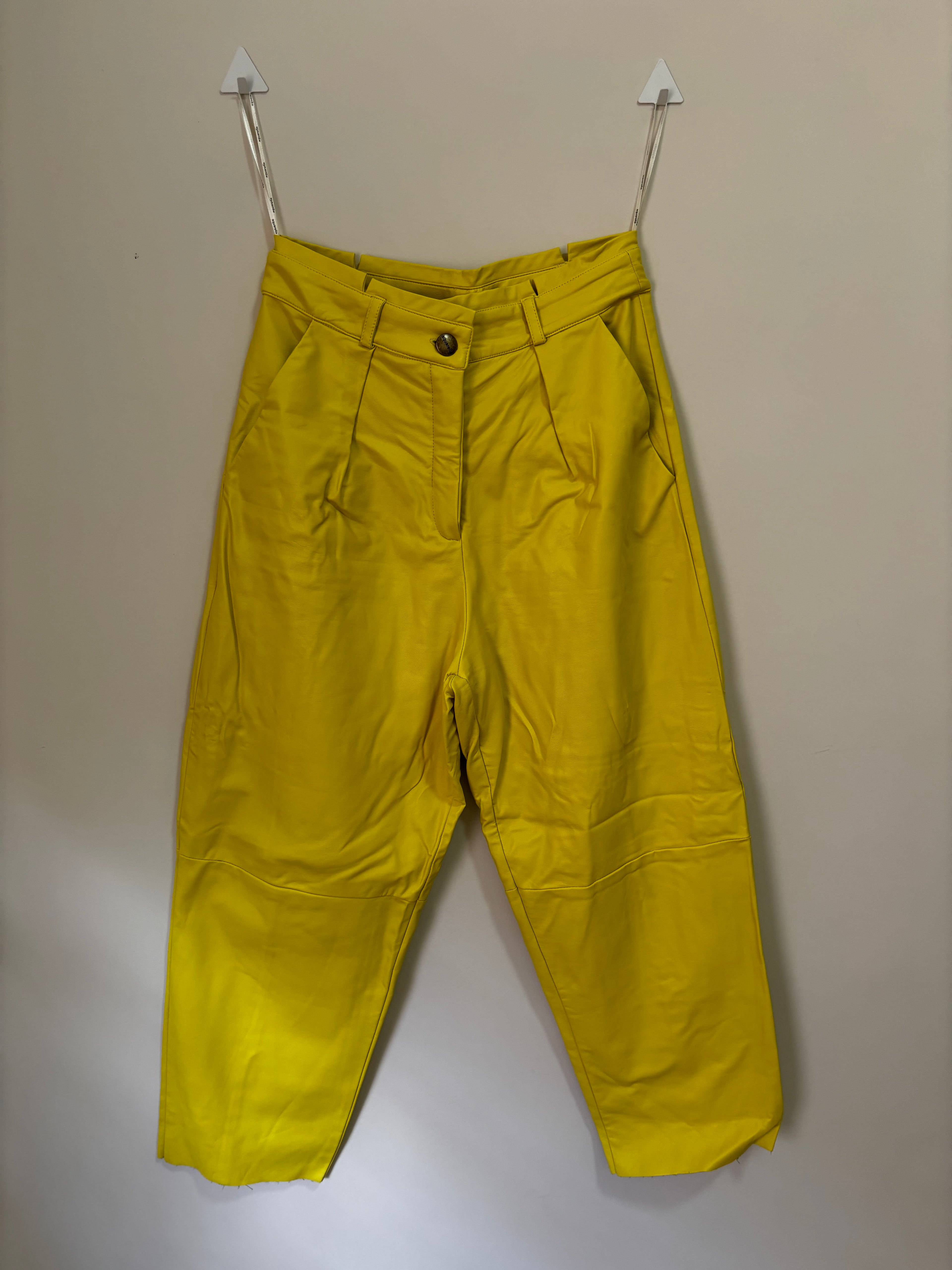 Calça Pantalona de Couro Aquarella – Amarela (Feminino)