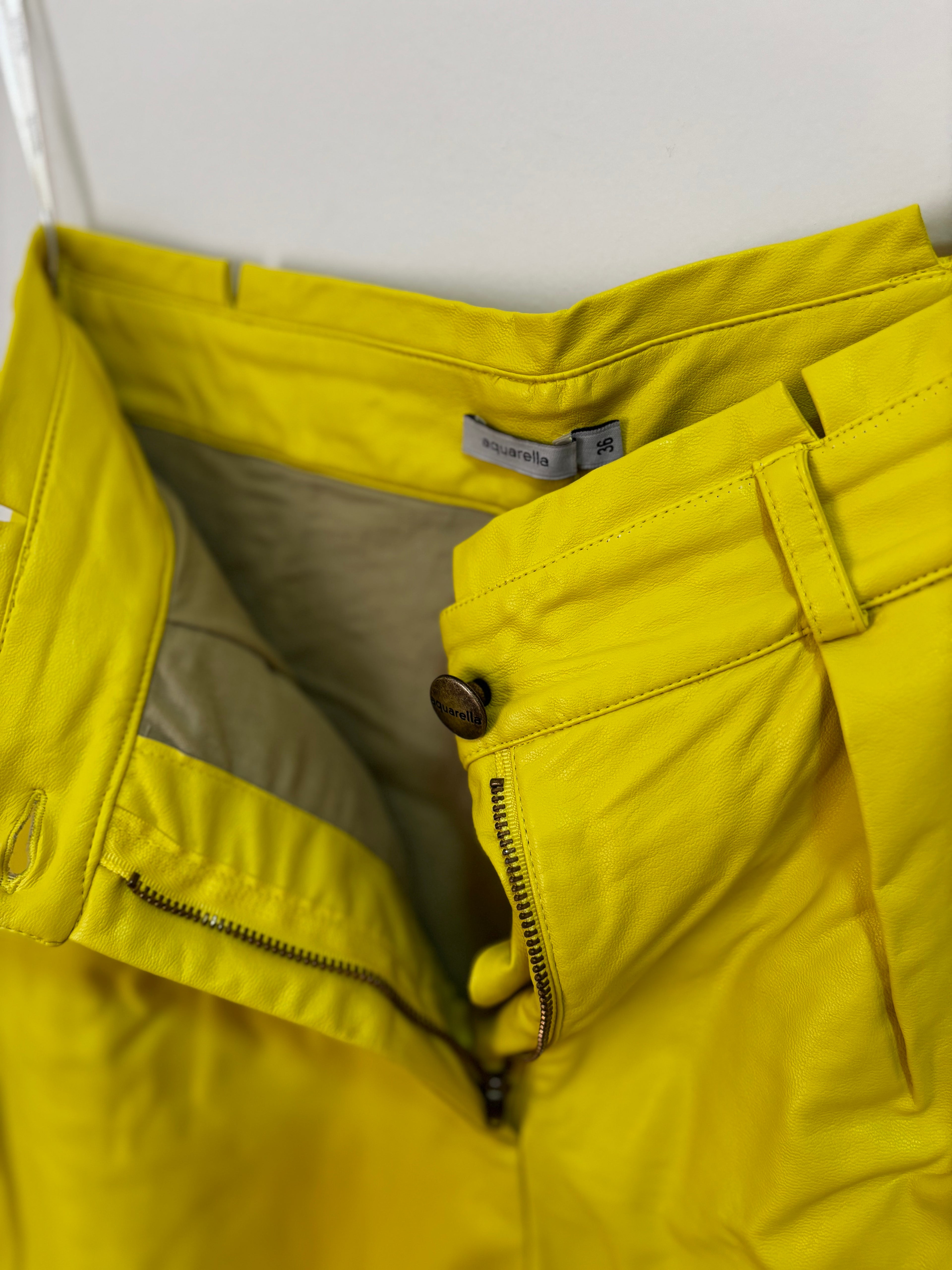 Calça Pantalona de Couro Aquarella – Amarela (Feminino)