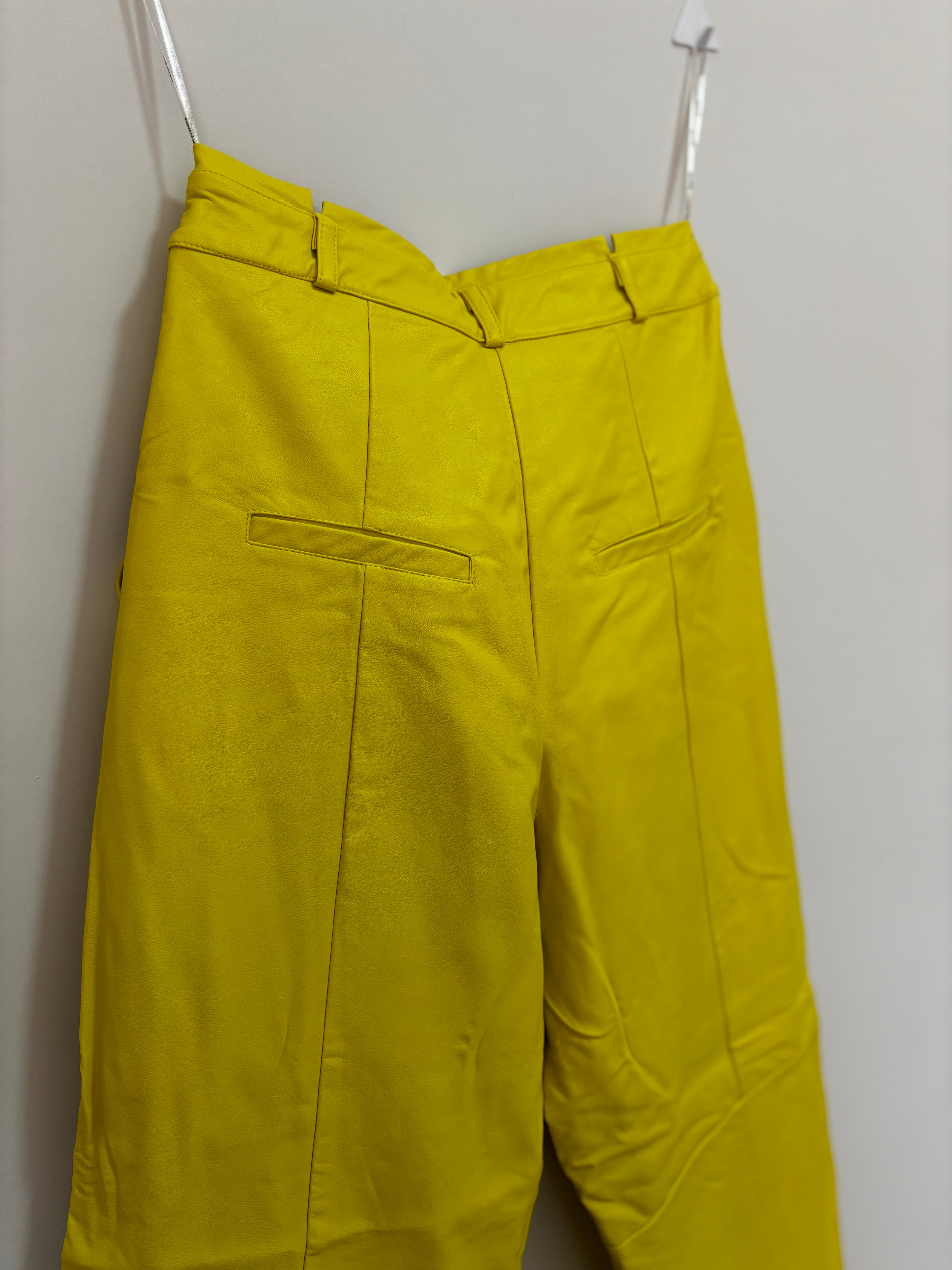 Calça Pantalona de Couro Aquarella – Amarela (Feminino)