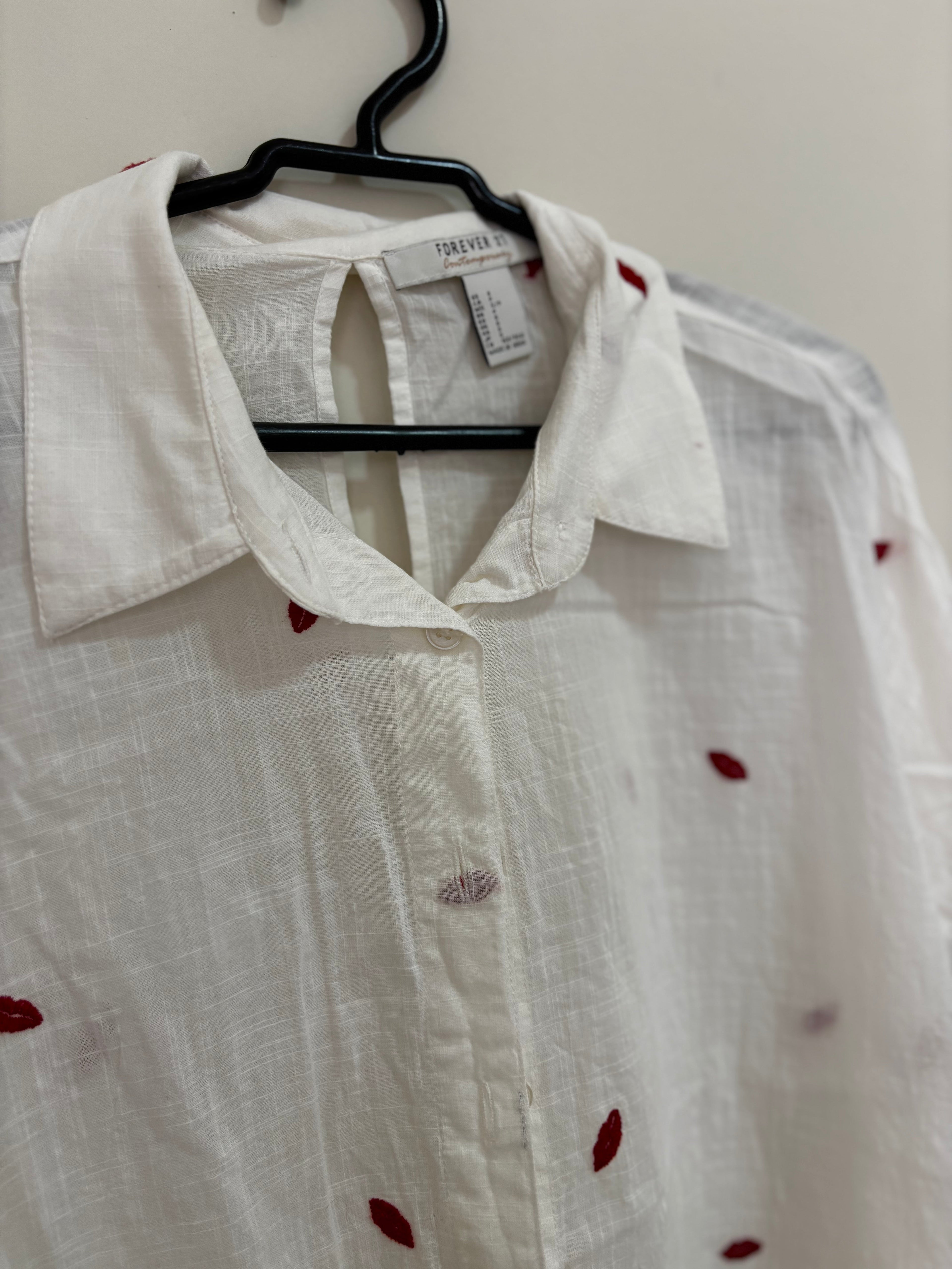 Bata Forever 21 – detalhe da gola e etiqueta