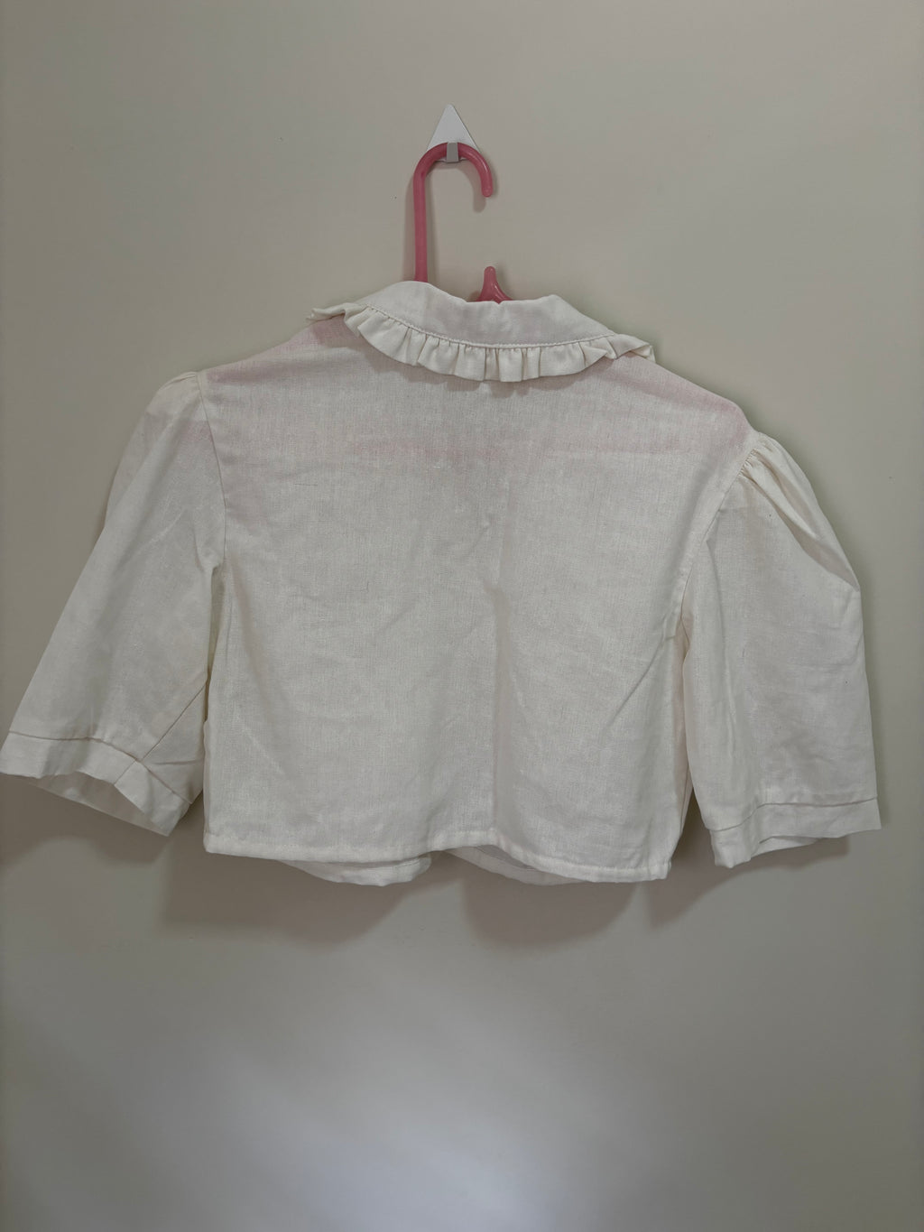 Blusa Cropped Gola Babado Affittare – Branca (Feminino)