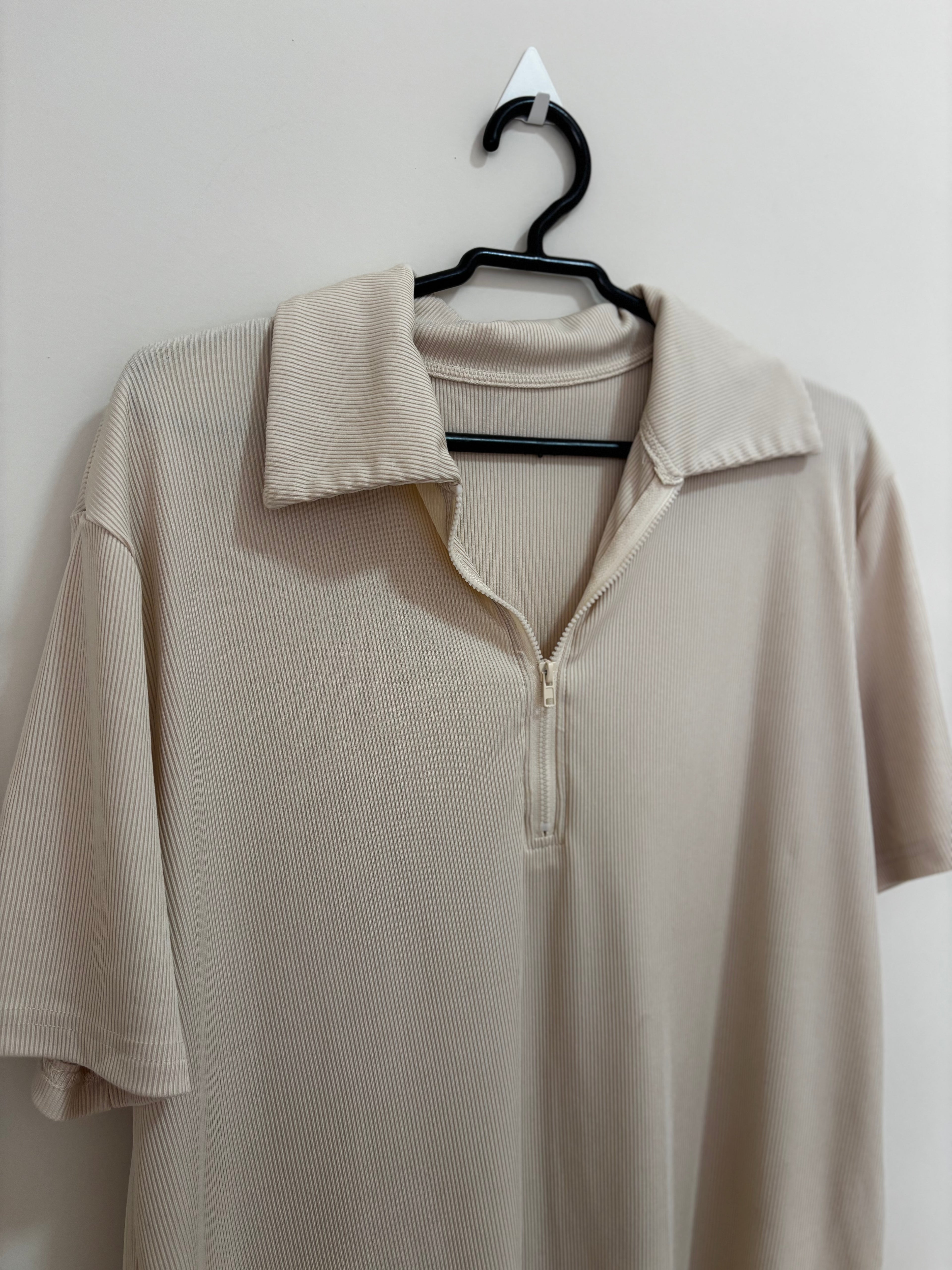 Polo Canelada Meio-Zíper SHEIN – Bege (Feminino)