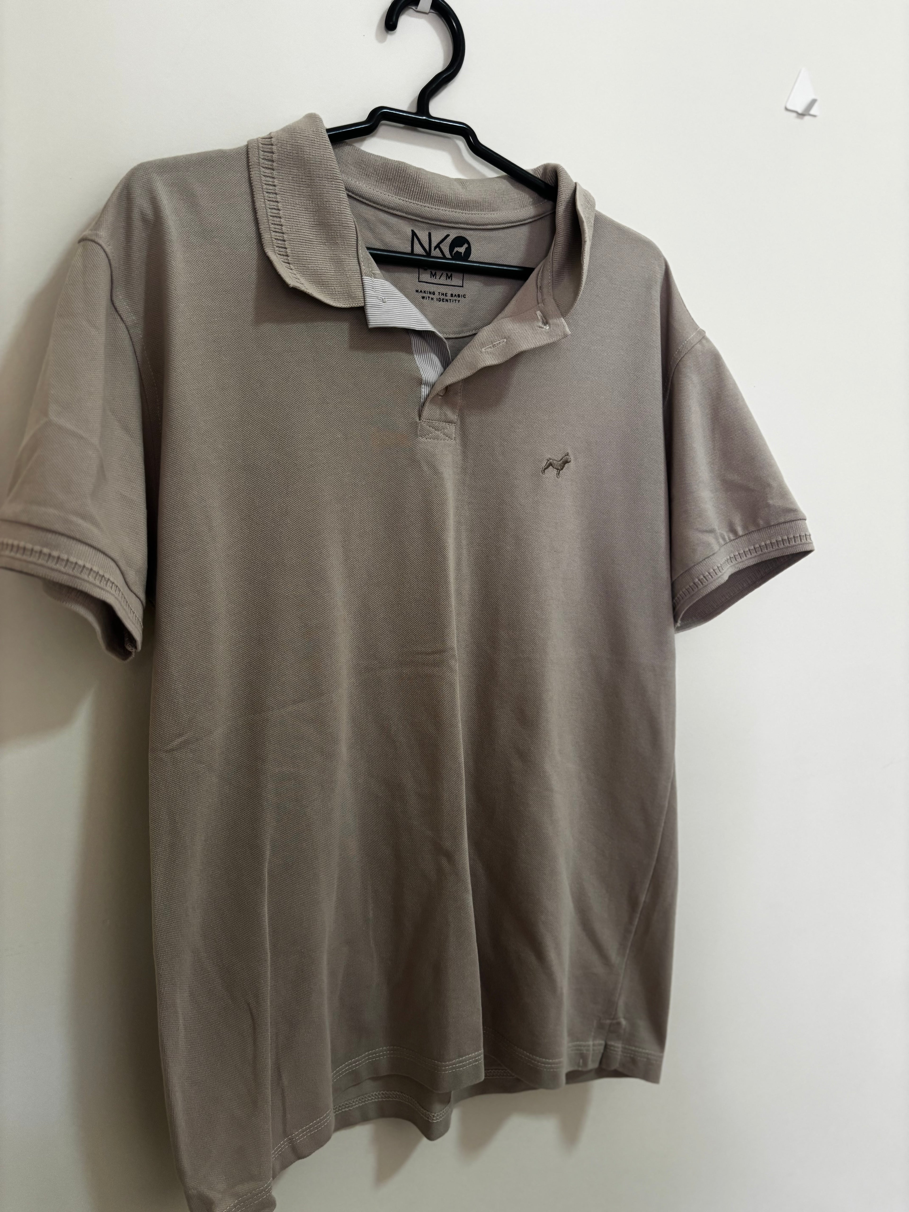Polo Piquê NK Store – Cinza Taupe