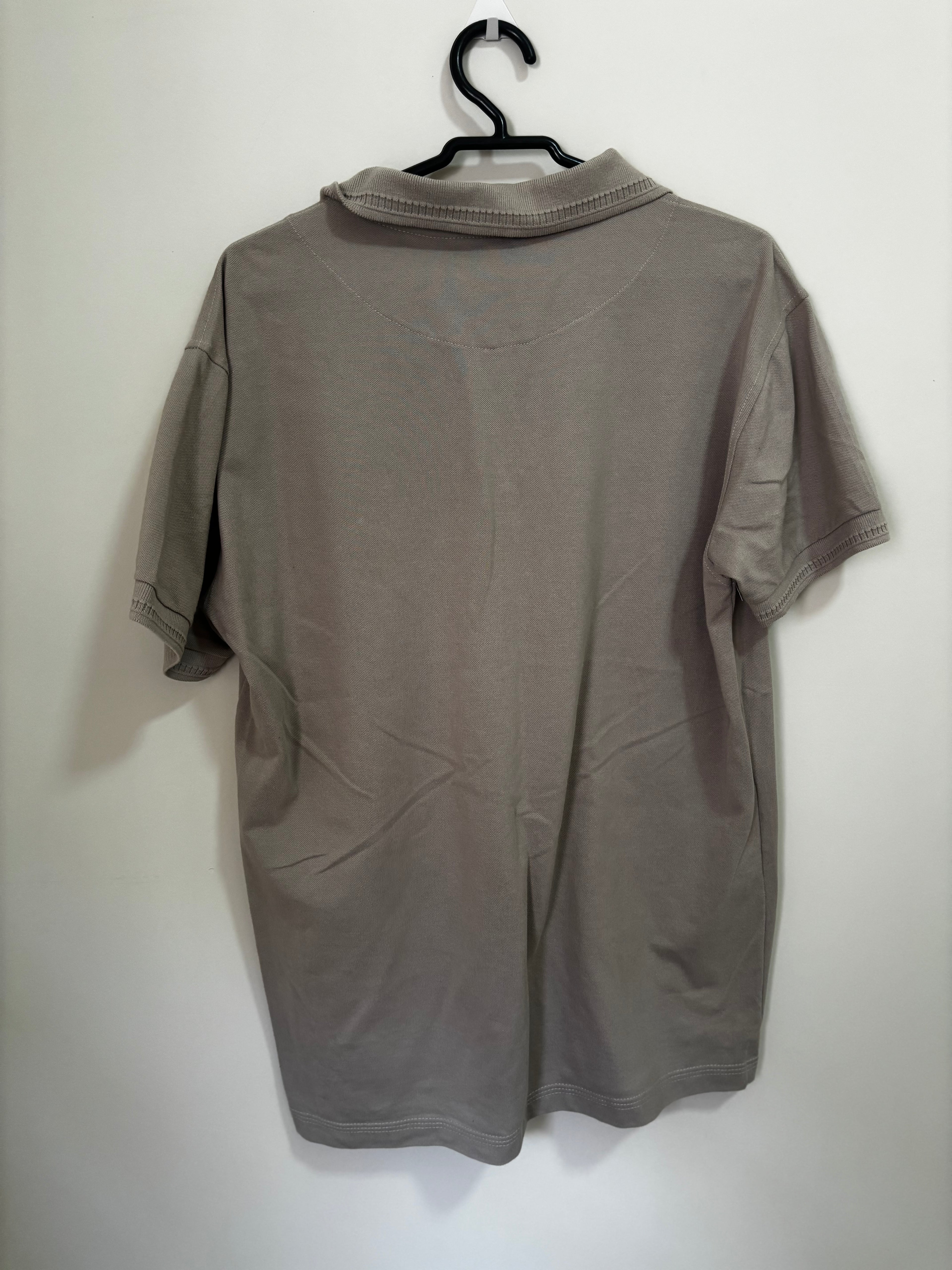 Polo Piquê NK Store – Cinza Taupe