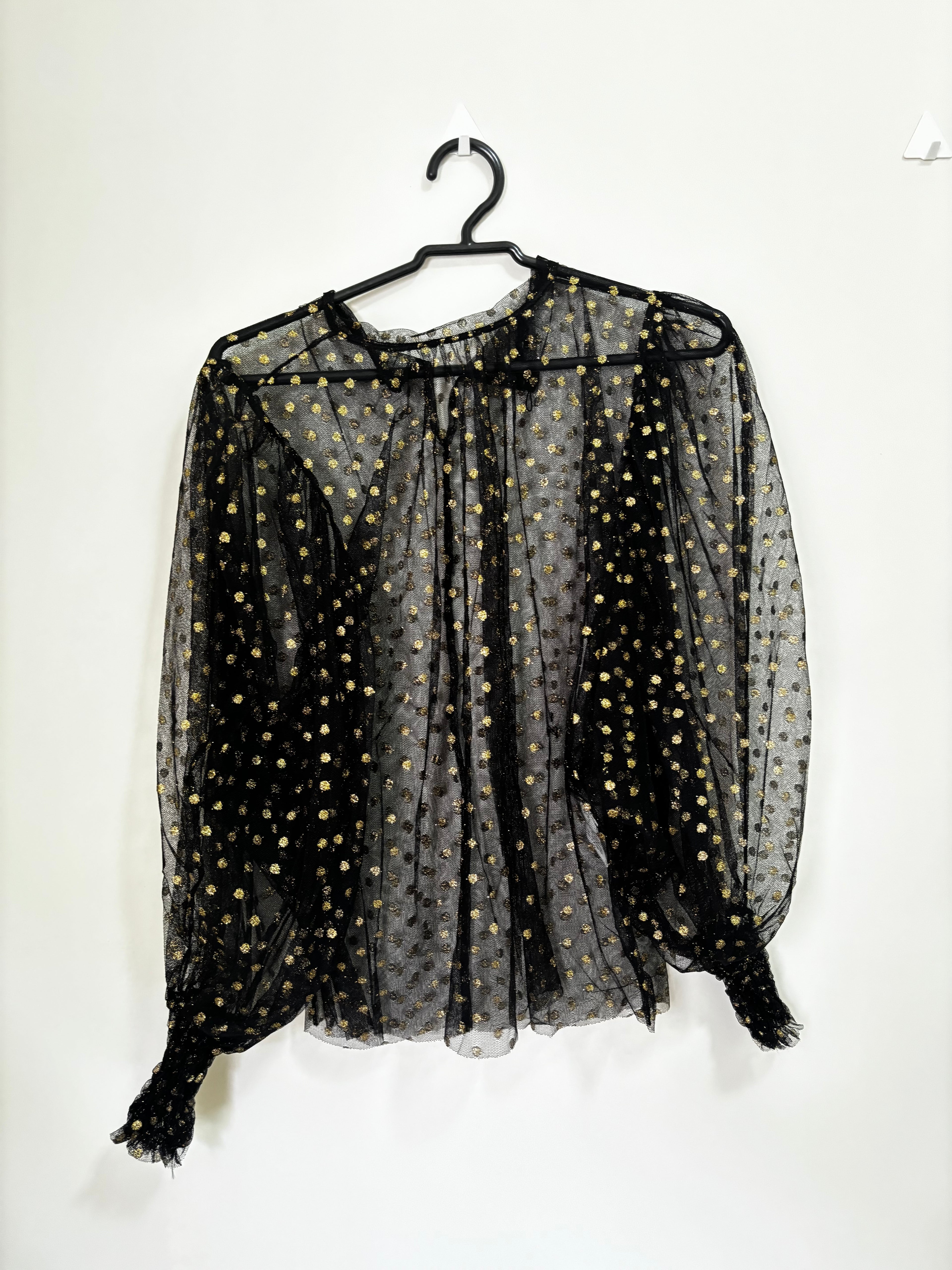 Blusa de Tule Poá Dourado – Preta (Feminino)