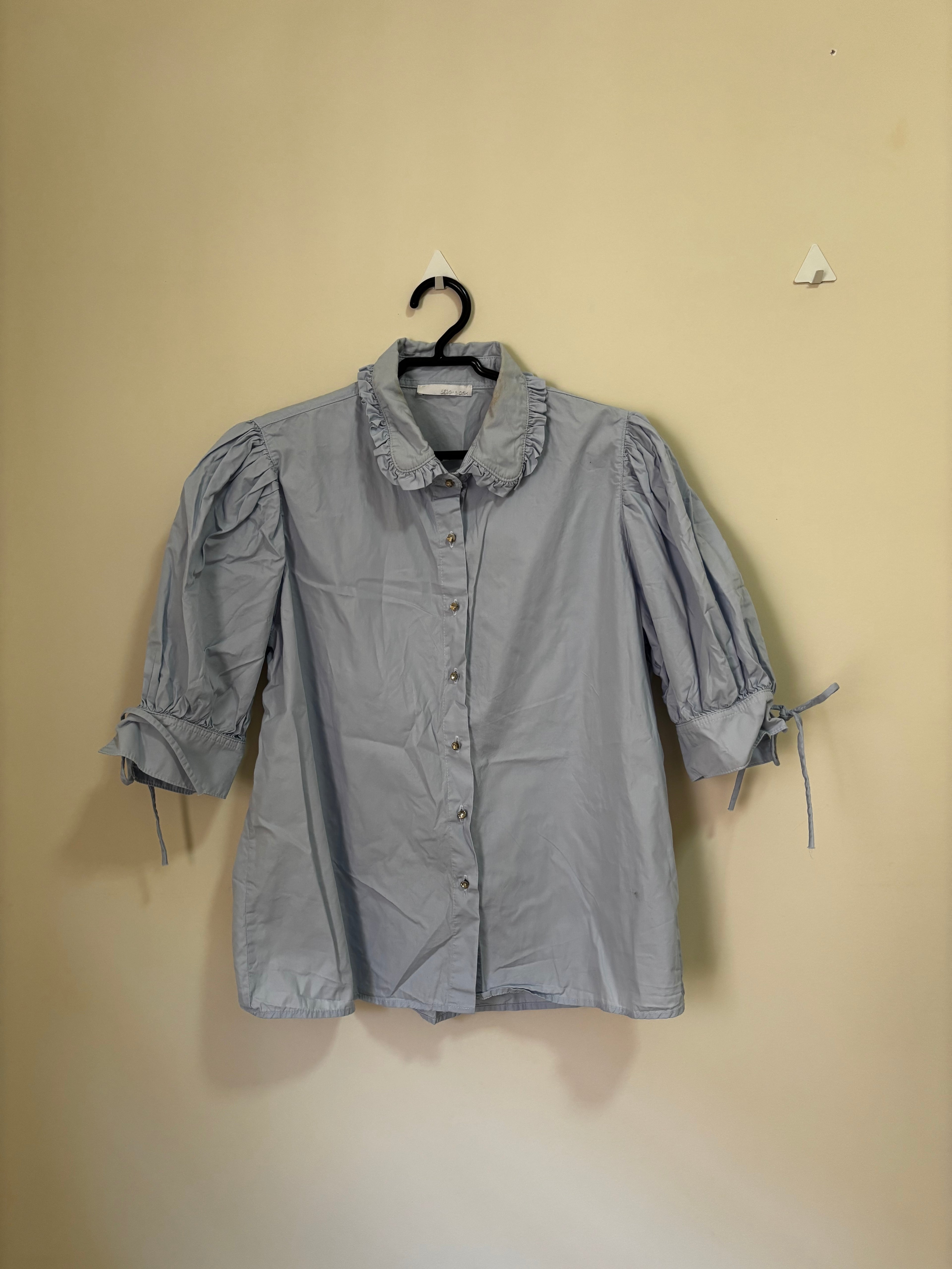 Camisa Gola Babado Mangas Bufantes Its&Co – Azul Claro (Feminino)