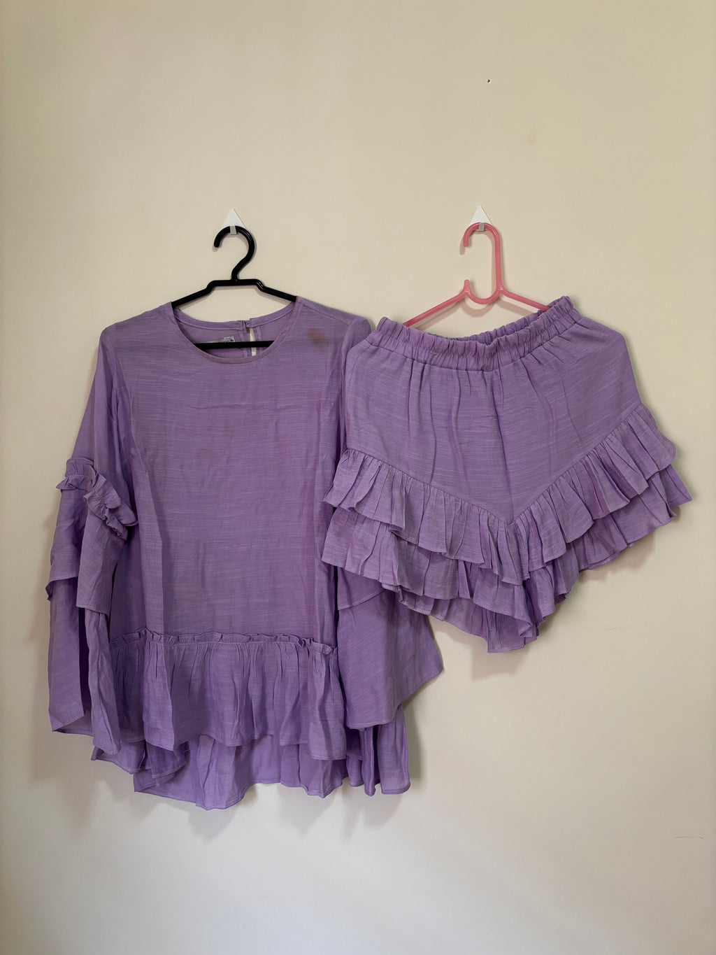 Conjunto Camisa + Shorts-Saia Babados Victoria Vendramini – Lilás (Feminino)