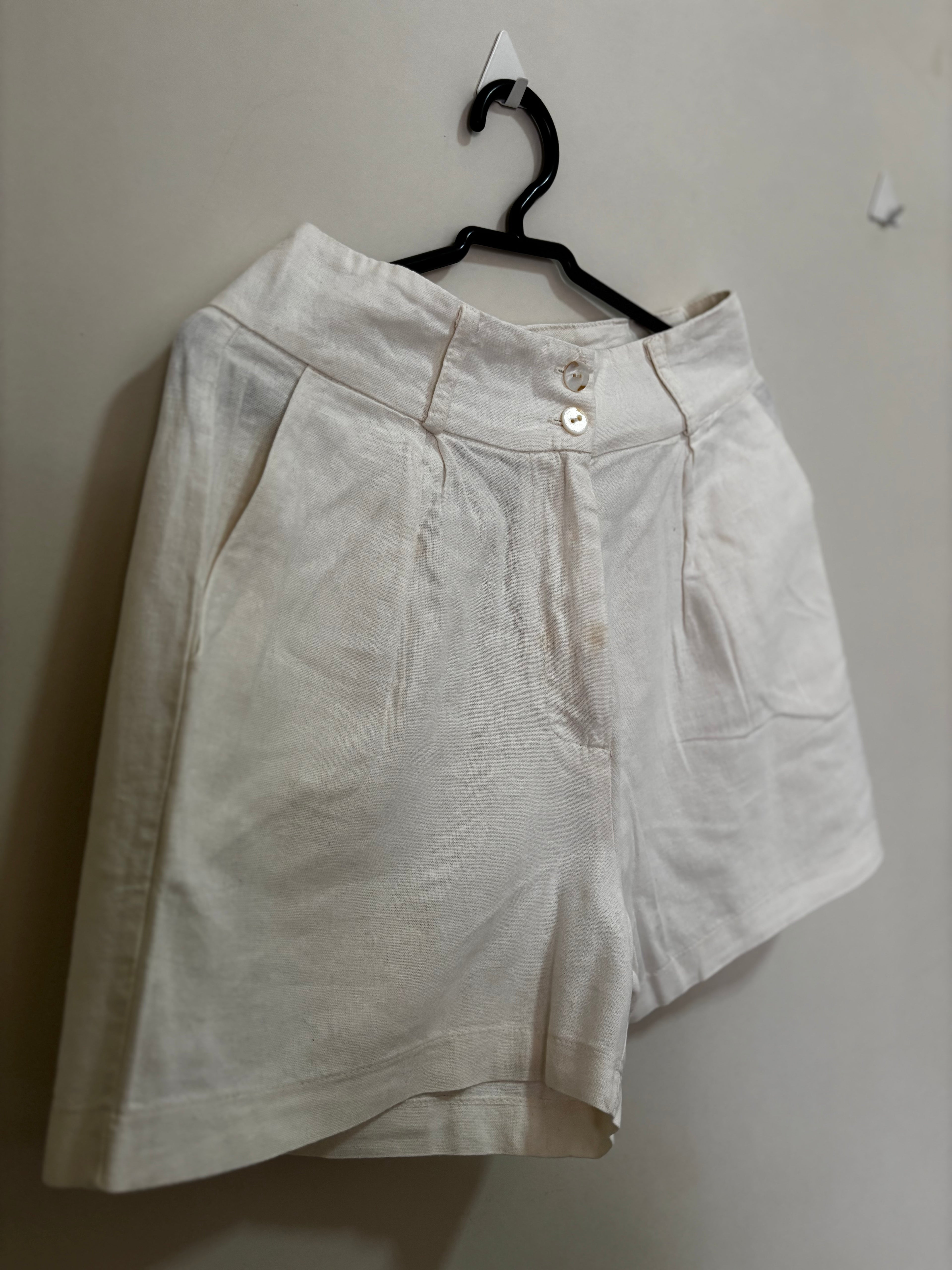 Shorts de Linho Cintura Alta – Off-White (Feminino)