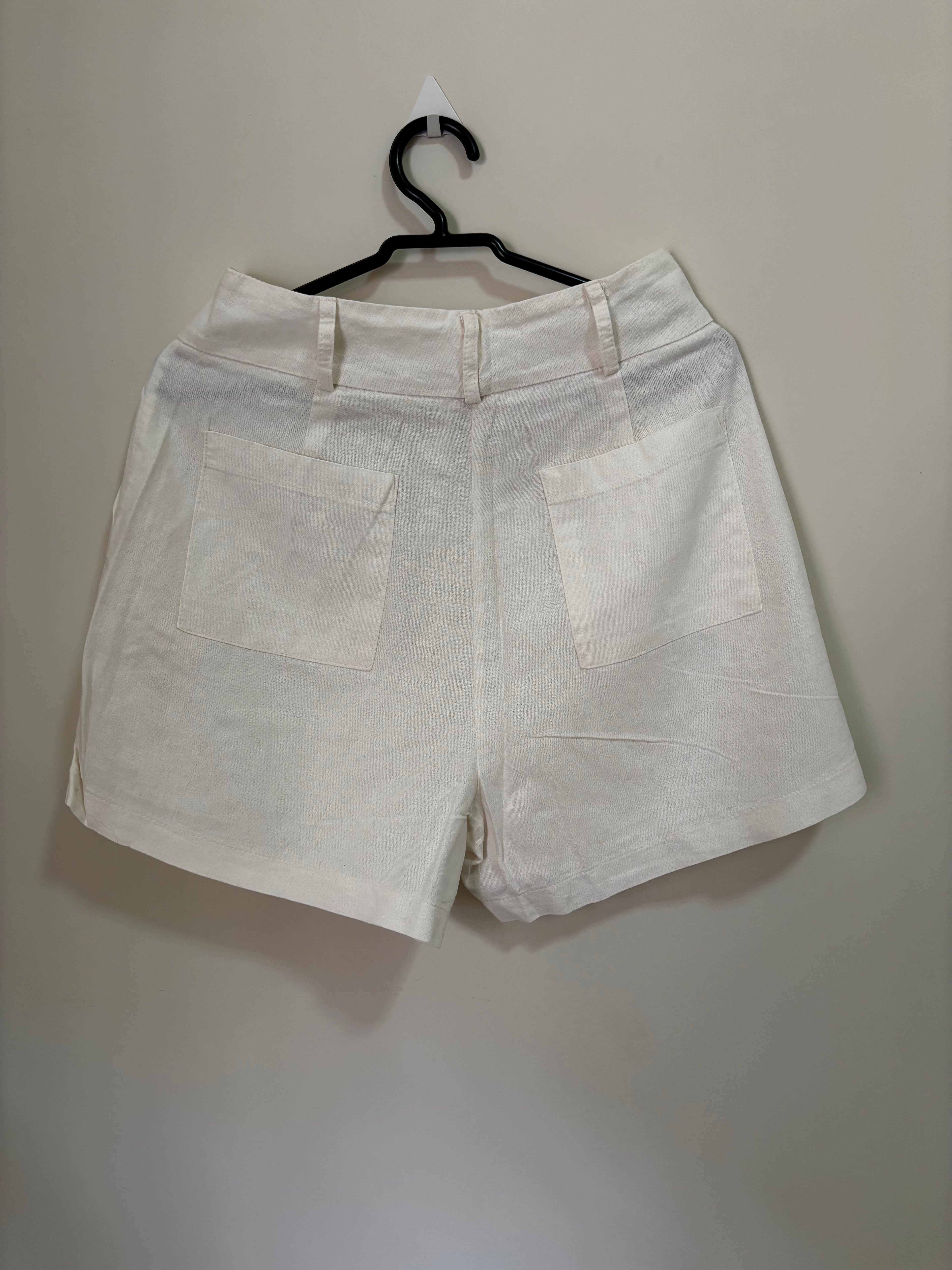 Shorts de Linho Cintura Alta – Off-White (Feminino)
